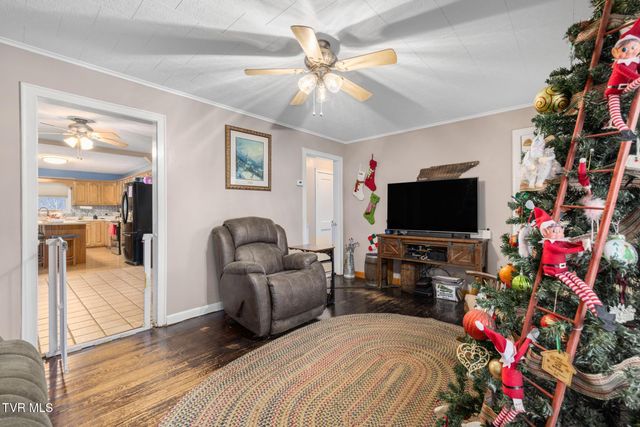 1025 Dejarnette Street, Elizabethton, TN 37643