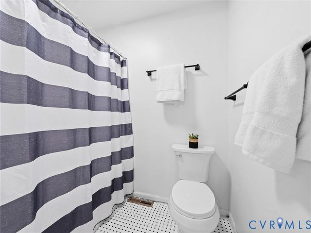 11611 E Briar Patch Dr, Midlothian, VA 23113