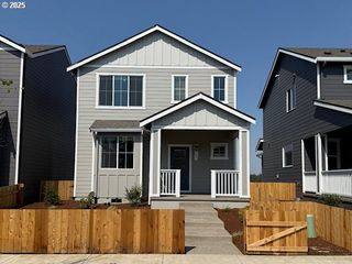 1211 PARKSIDE Ave, Woodburn, OR 97071