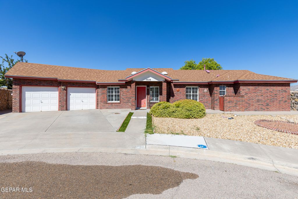 4628 KING ARTHUR Court, El Paso, TX 79903