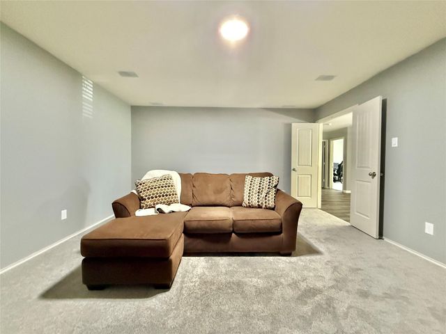 174 Meadow Grove Drive, Conroe, TX 77384