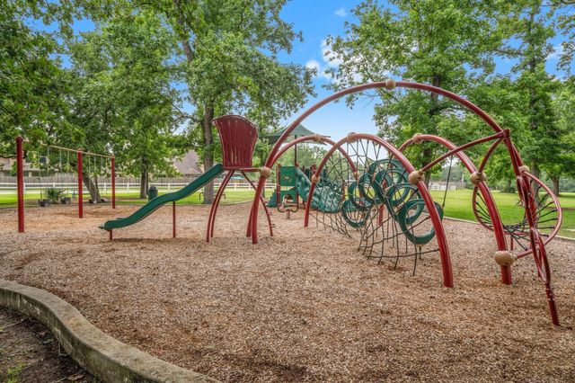 174 Meadow Grove Drive, Conroe, TX 77384