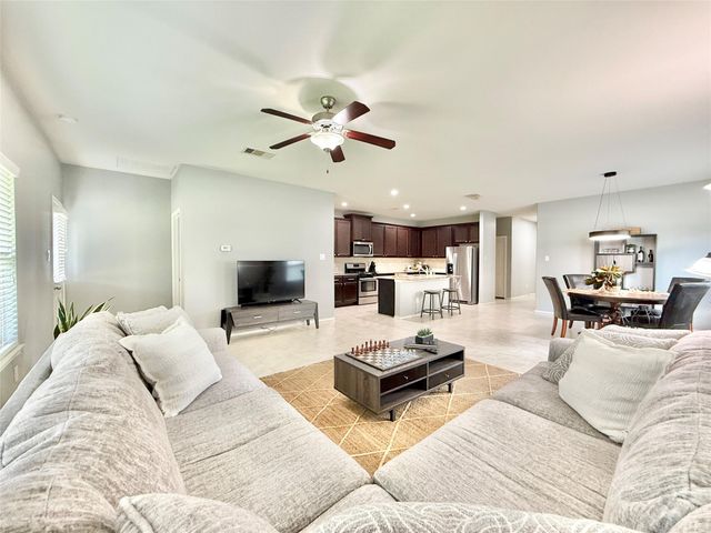 174 Meadow Grove Drive, Conroe, TX 77384
