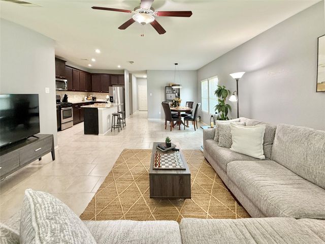174 Meadow Grove Drive, Conroe, TX 77384