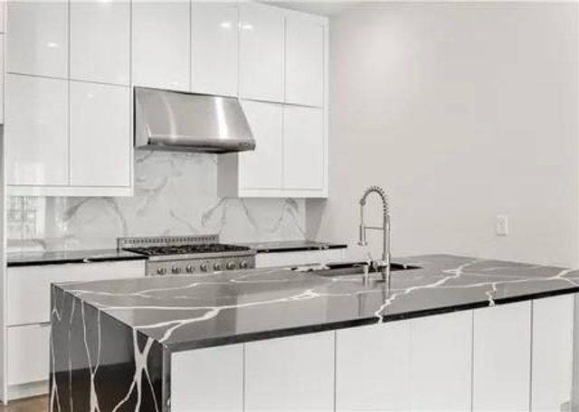 223 16th Street NW 8, Atlanta, GA 30363