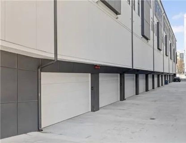 223 16th Street NW 8, Atlanta, GA 30363