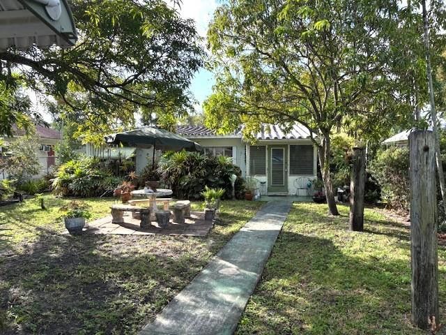 22 SW 6th Street, Dania Beach, FL 33004