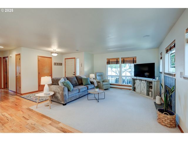 1868 Nw POPPY HILLS Dr, Mc Minnville, OR 97128