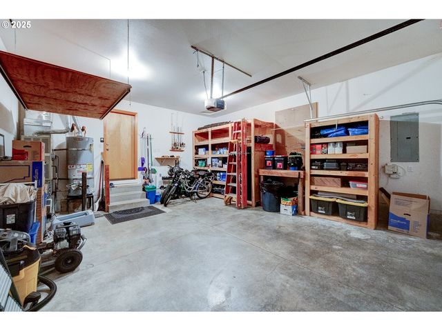 1868 Nw POPPY HILLS Dr, Mc Minnville, OR 97128