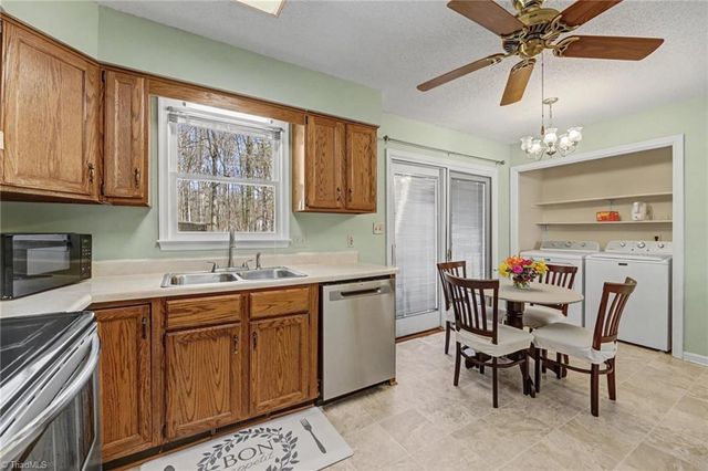 207 Auden Drive, Greensboro, NC 27406