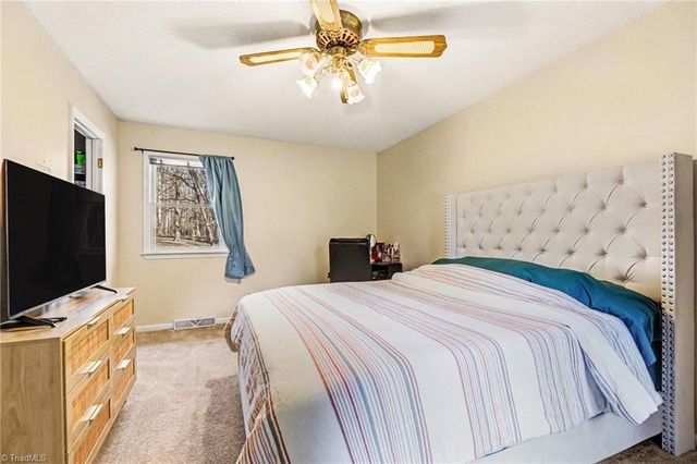 207 Auden Drive, Greensboro, NC 27406