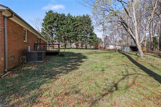 207 Auden Drive, Greensboro, NC 27406