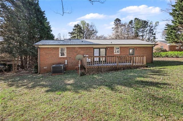 207 Auden Drive, Greensboro, NC 27406