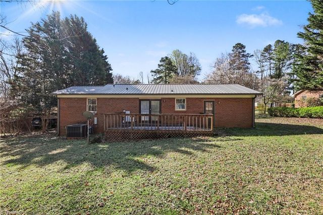 207 Auden Drive, Greensboro, NC 27406