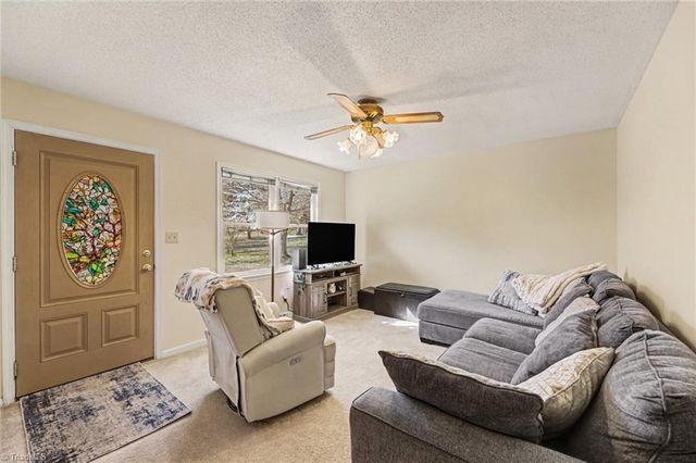 207 Auden Drive, Greensboro, NC 27406