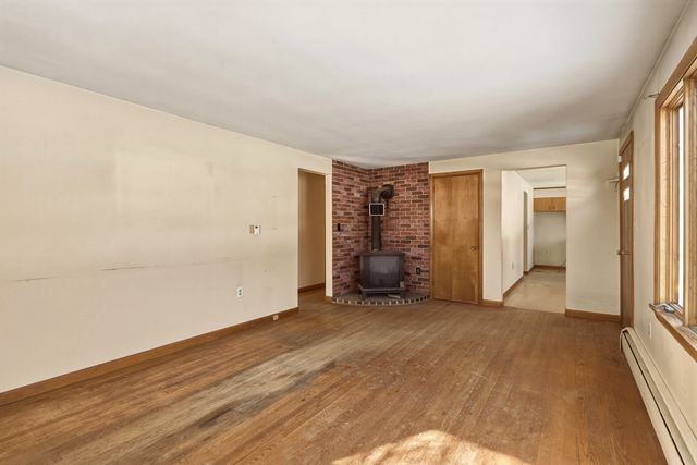 77 Summer St, Greenfield, MA 01301