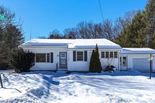 77 Summer St, Greenfield, MA 01301