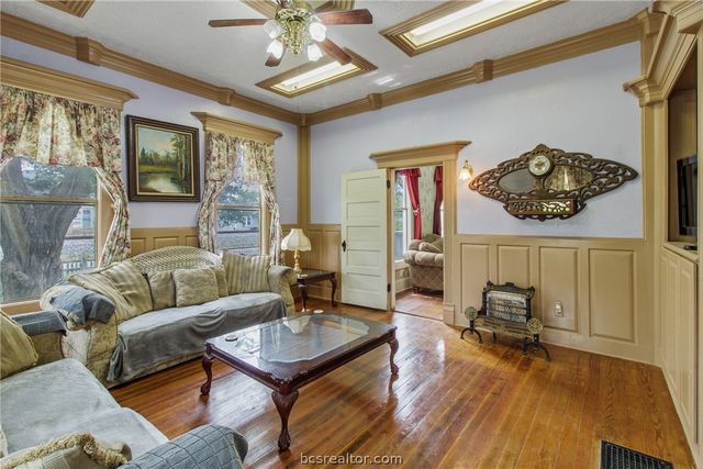 106 South Logan Avenue, Bryan, TX 77803