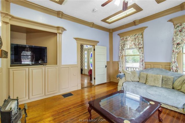 106 South Logan Avenue, Bryan, TX 77803