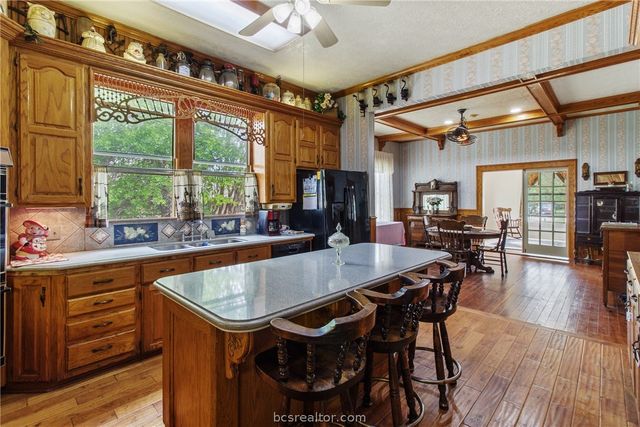 106 South Logan Avenue, Bryan, TX 77803