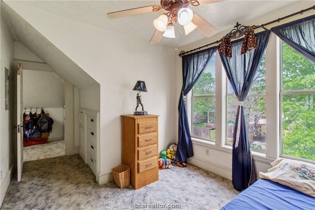 106 South Logan Avenue, Bryan, TX 77803
