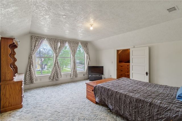 106 South Logan Avenue, Bryan, TX 77803