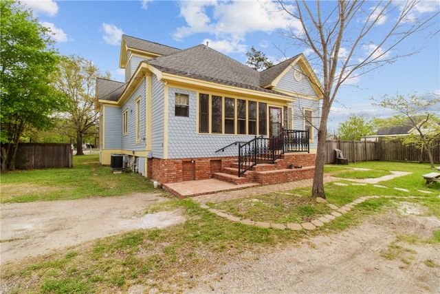 106 South Logan Avenue, Bryan, TX 77803