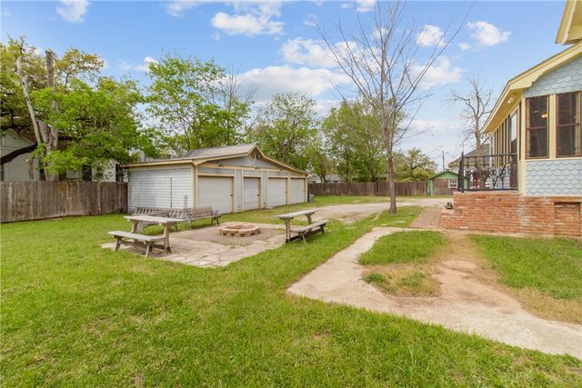 106 South Logan Avenue, Bryan, TX 77803