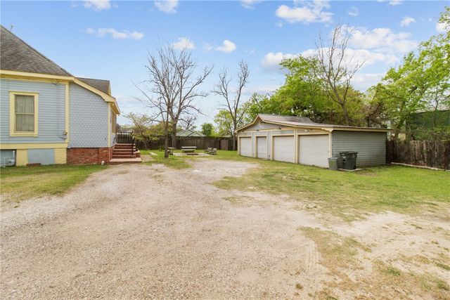 106 South Logan Avenue, Bryan, TX 77803
