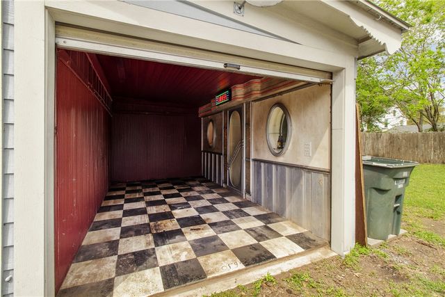 106 South Logan Avenue, Bryan, TX 77803