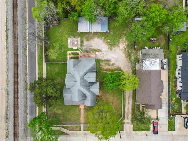 106 South Logan Avenue, Bryan, TX 77803