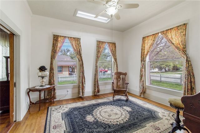 106 South Logan Avenue, Bryan, TX 77803