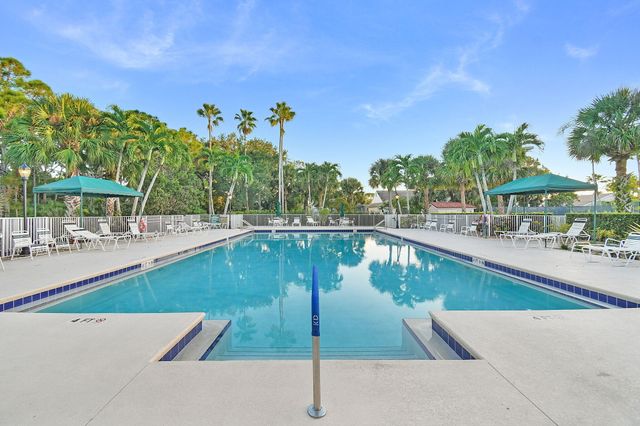 6785 SE Warwick Lane, Stuart, FL 34997