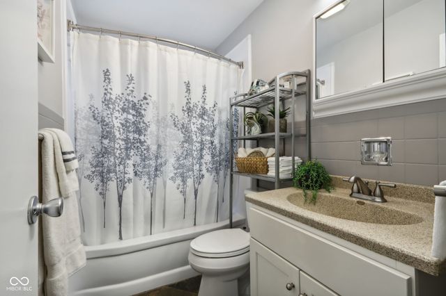 7733 E 75th Street, Indianapolis, IN 46256