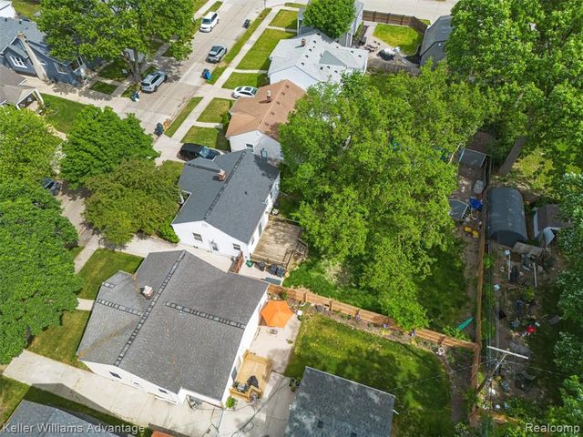 617 S Edgeworth Avenue, Royal Oak, MI 48067