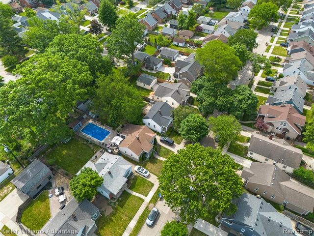 617 S Edgeworth Avenue, Royal Oak, MI 48067