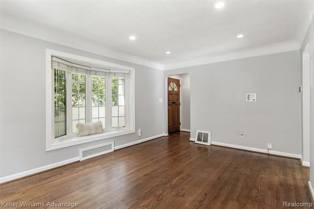 617 S Edgeworth Avenue, Royal Oak, MI 48067