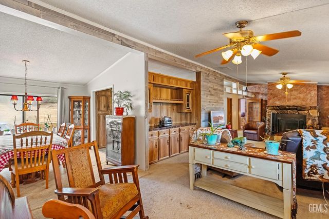 24701 Chimanimani Court, Tehachapi, CA 93561