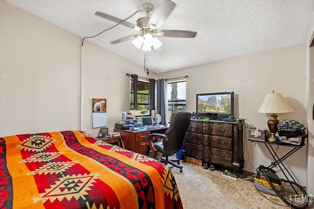 24701 Chimanimani Court, Tehachapi, CA 93561