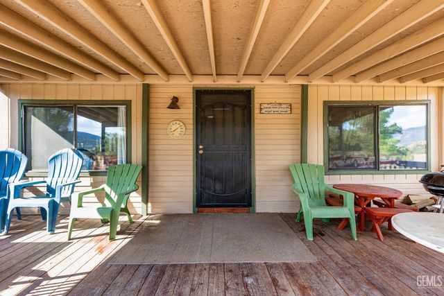24701 Chimanimani Court, Tehachapi, CA 93561