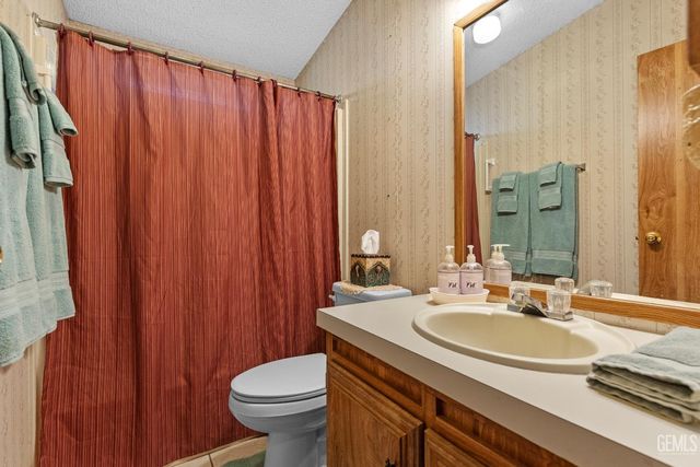 24701 Chimanimani Court, Tehachapi, CA 93561