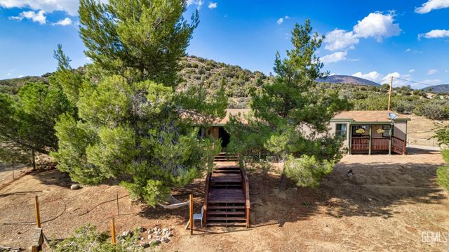 24701 Chimanimani Court, Tehachapi, CA 93561