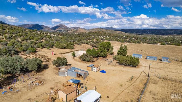 24701 Chimanimani Court, Tehachapi, CA 93561