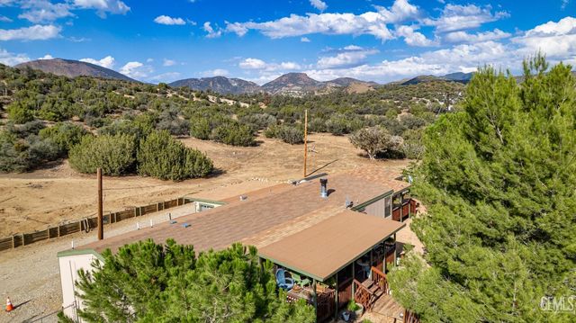 24701 Chimanimani Court, Tehachapi, CA 93561