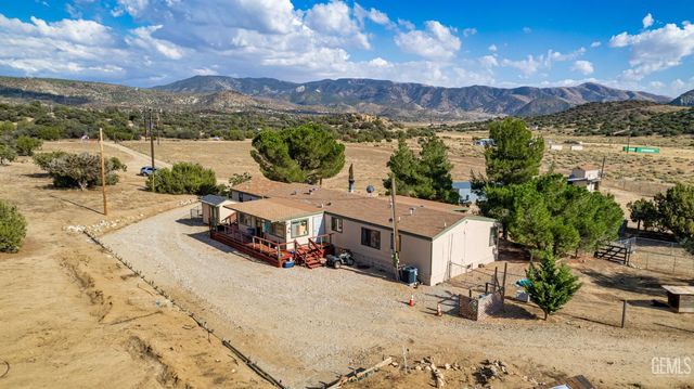 24701 Chimanimani Court, Tehachapi, CA 93561