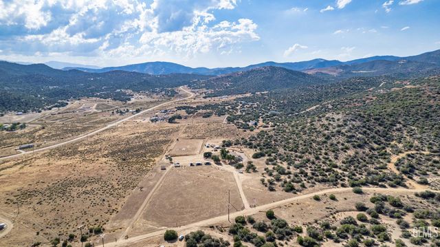 24701 Chimanimani Court, Tehachapi, CA 93561