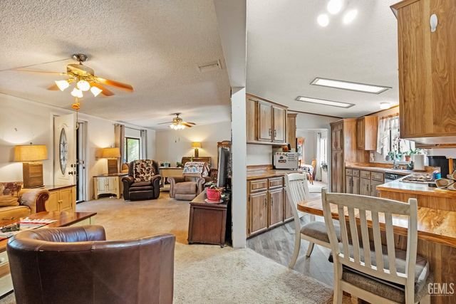 24701 Chimanimani Court, Tehachapi, CA 93561