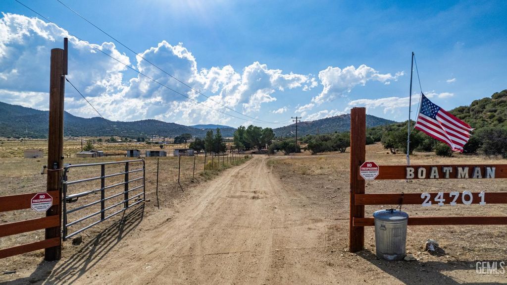 24701 Chimanimani Court, Tehachapi, CA 93561