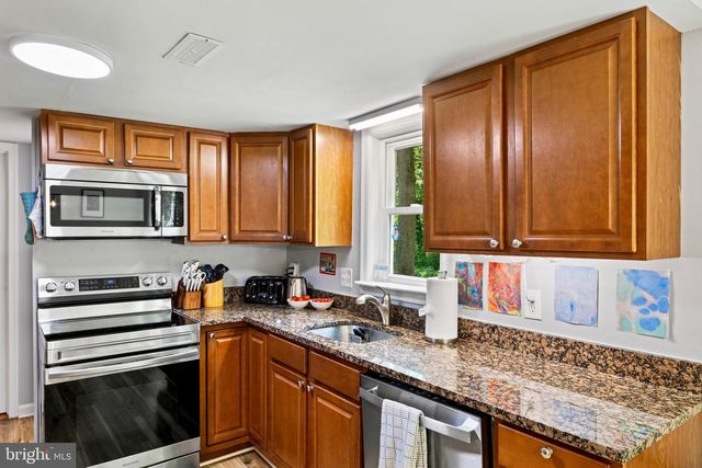 6024 BATTLEFIELD GREEN DR, Fredericksburg, VA 22407