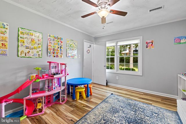 6024 BATTLEFIELD GREEN DR, Fredericksburg, VA 22407